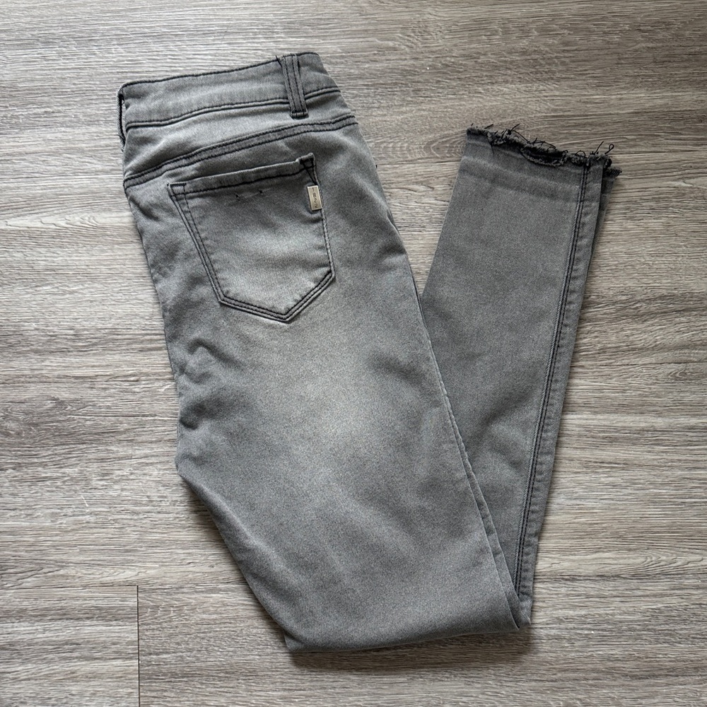 1822 Denim Gray Ankle Jeans